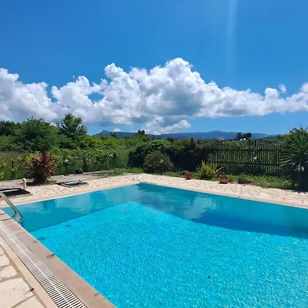 3 Bedroom House W/private Pool