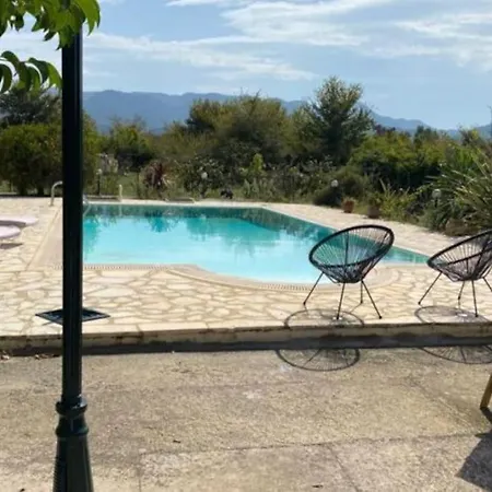 3 Bedroom House W/private Pool Astrakeri