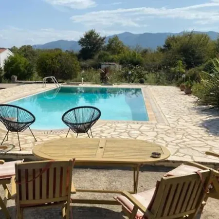 3 Bedroom House W/private Pool Villa Astrakeri